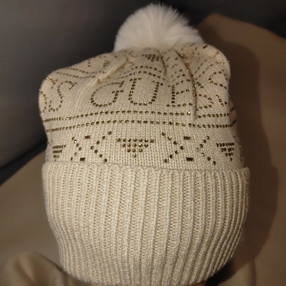 Scarf Set Guess Womens Beige Netutral Knit Beanie Studs Rhinestone Logo Design - Picture 10 of 10